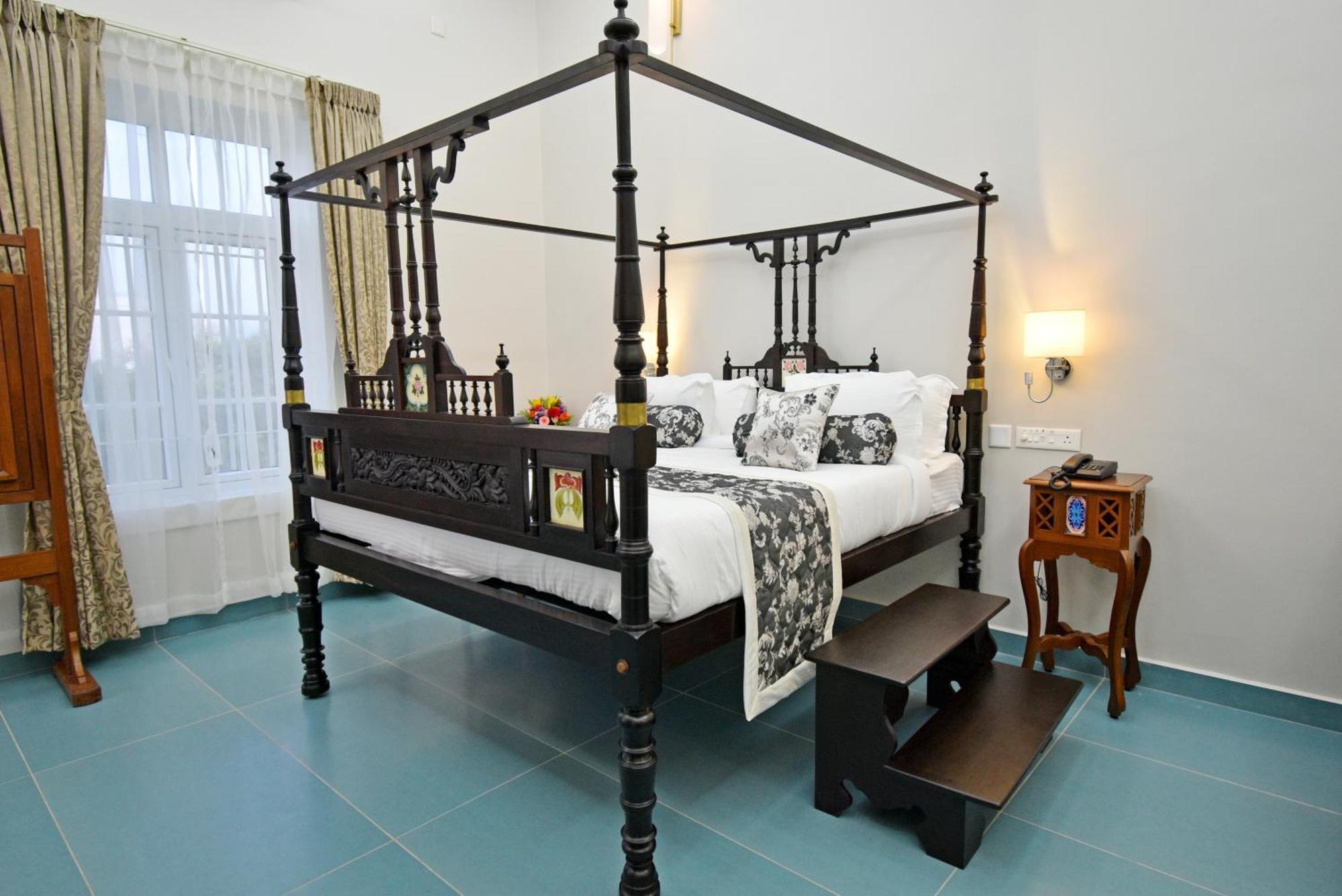 Le Colonial Suites Pondicherry Exterior photo