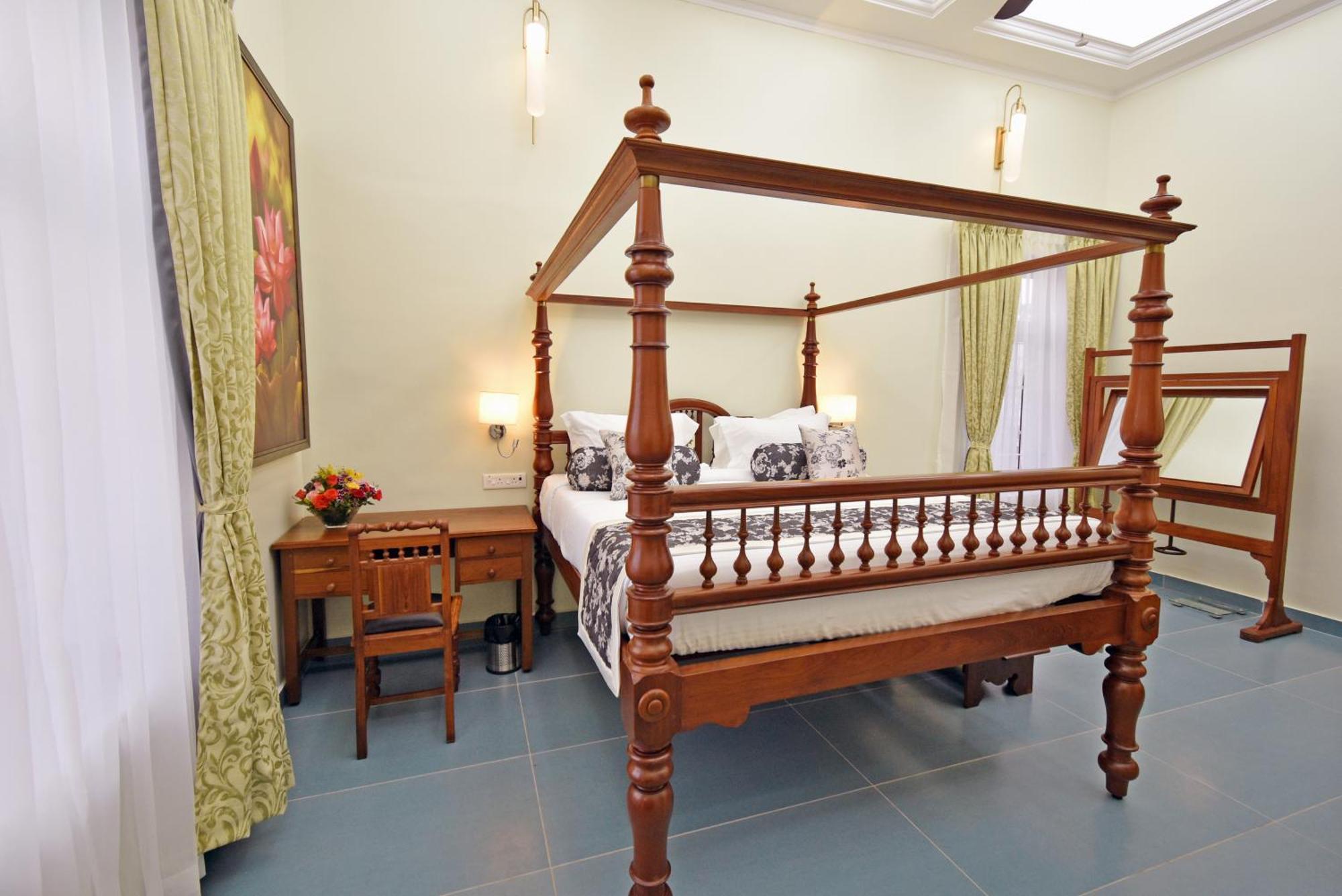 Le Colonial Suites Pondicherry Exterior photo